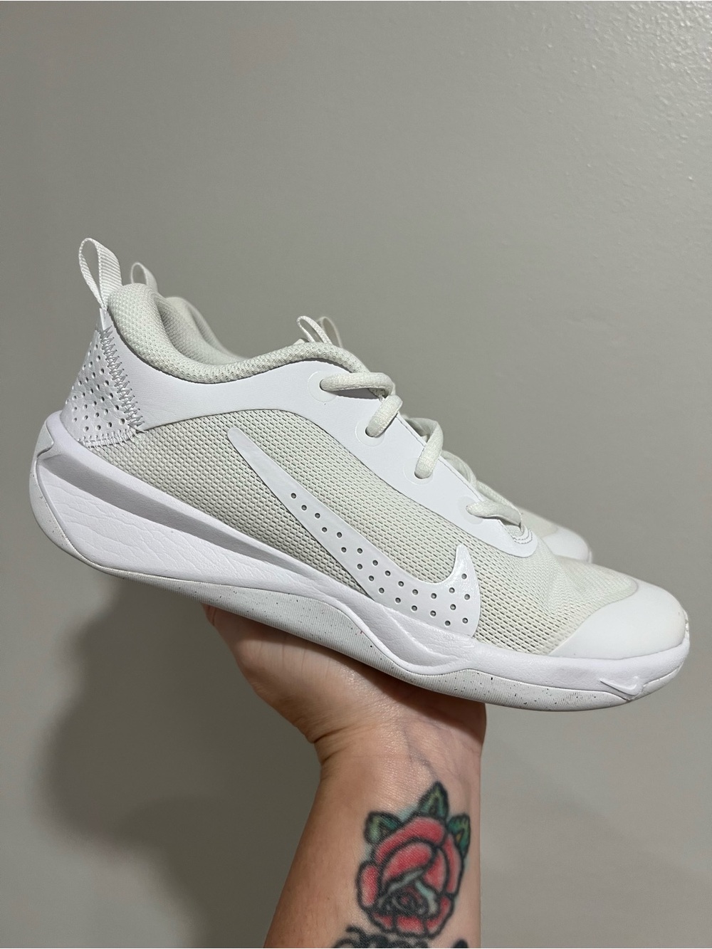 Nike Omni Multi-Court Youth Shoes White | Size 4.5Y